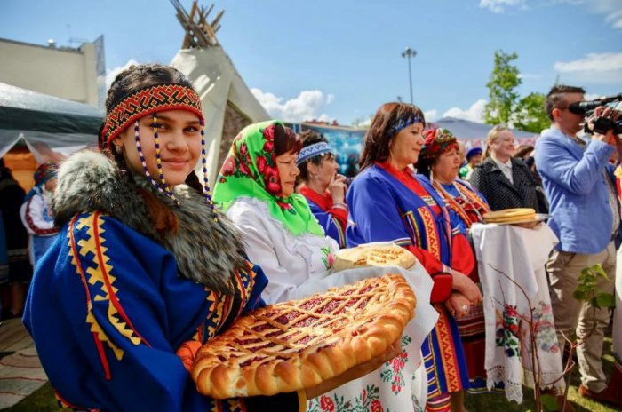 Тюменский население. Коренные народы Тюменской области. Народы Менской области. Жители Тюменской области. Культура народов Тюменской области.